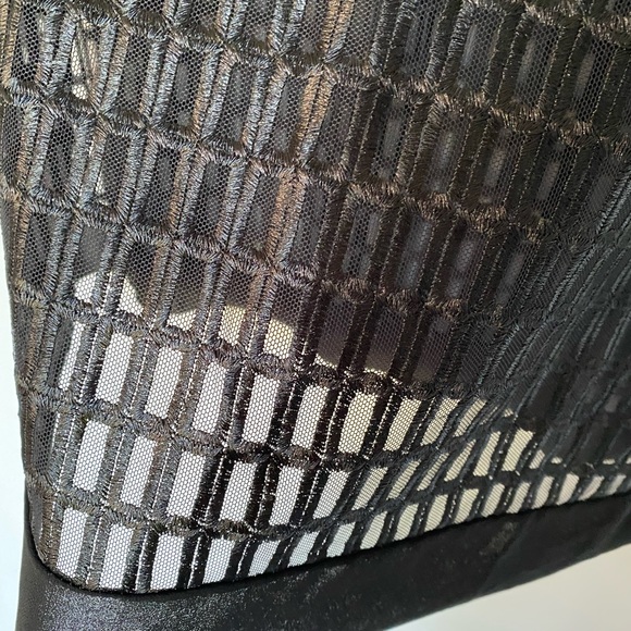 Banana Republic Black Sheer Patterned Blouse Size Medium - Picture 5 of 6